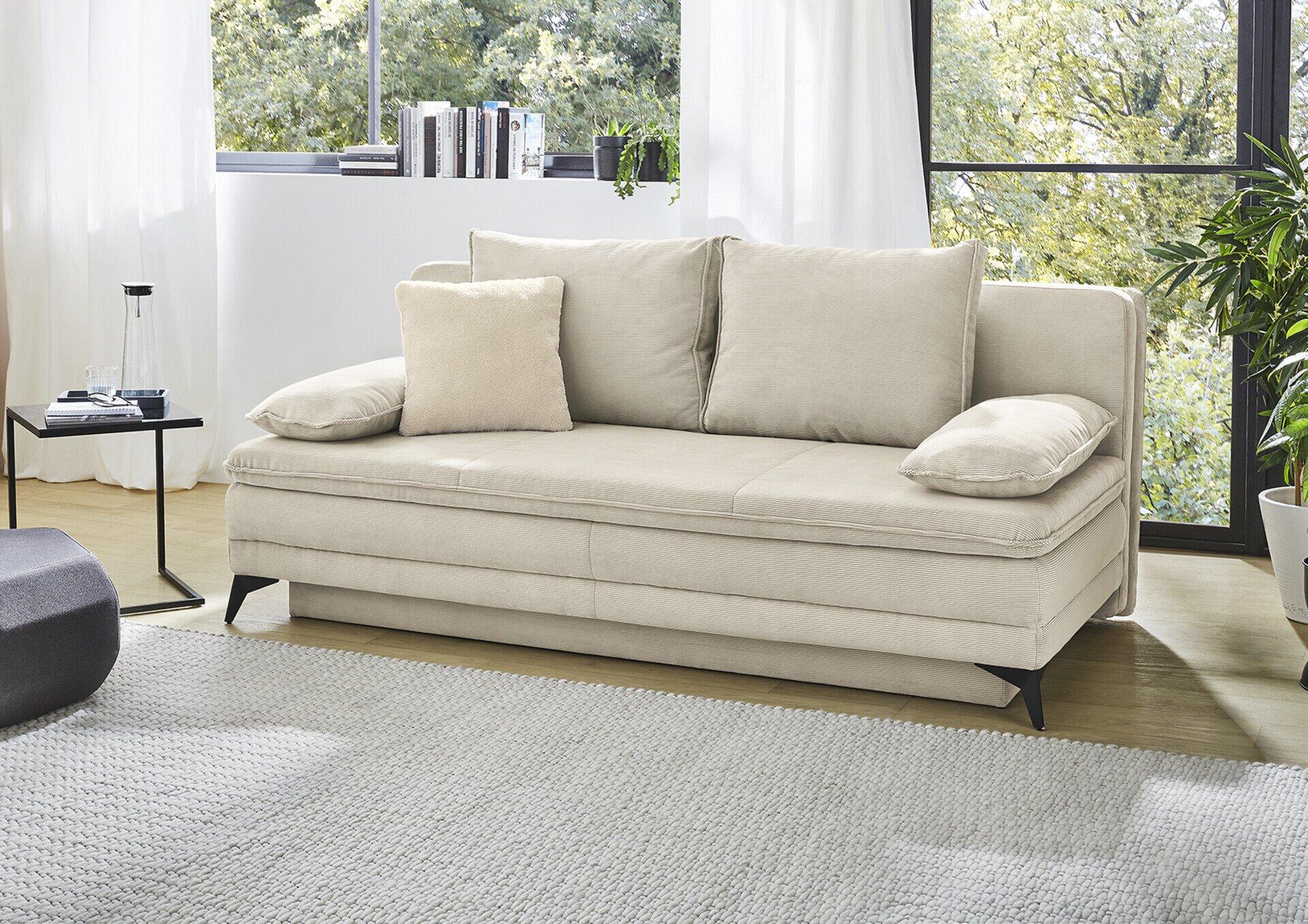 Laurin Schlafsofa in Beige und Natur mit ausgezogener Liegefläche und schwarzem Metallfuß.