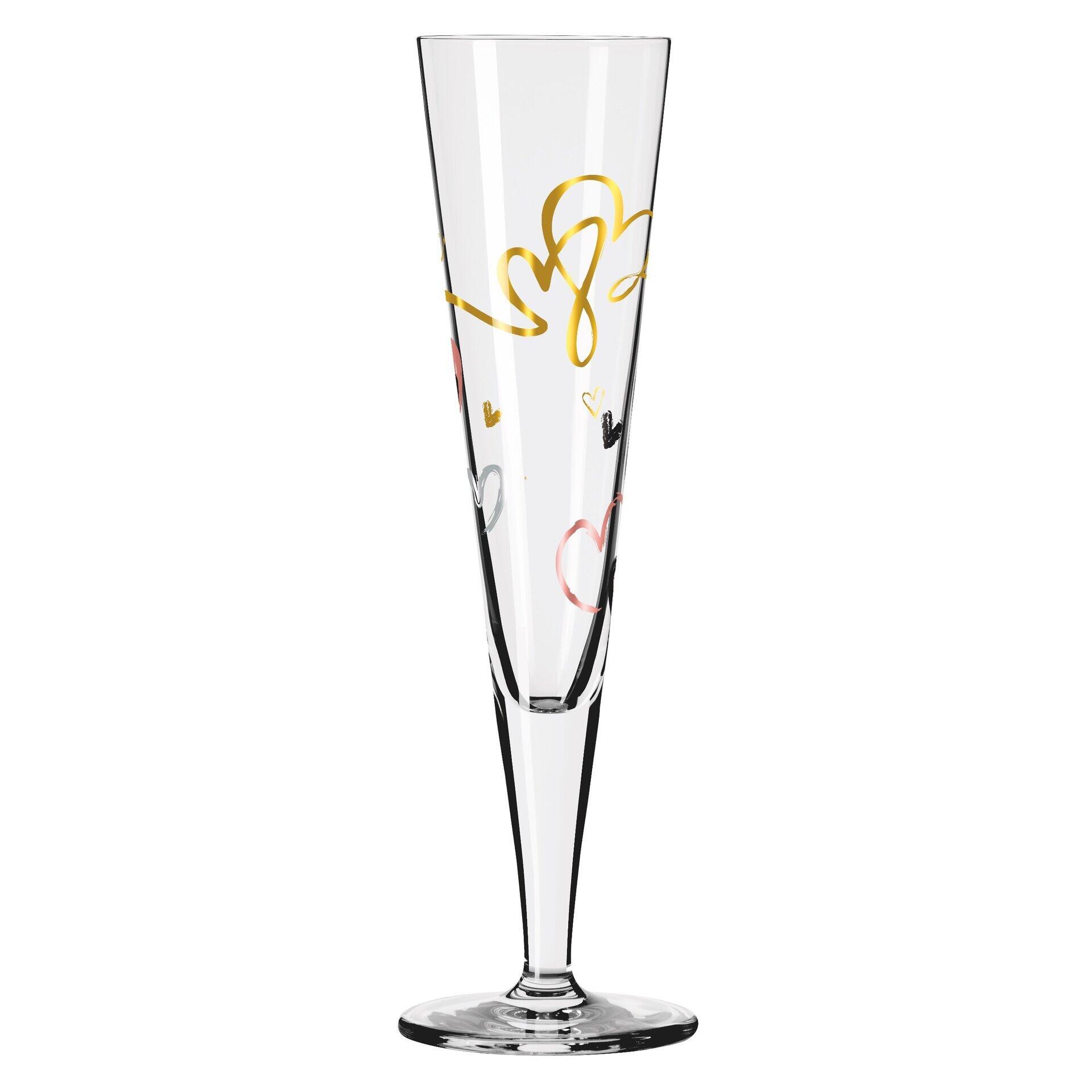 Champagnerglas mit Herz-Motiven aus klarisischem Glas, dargestellt aus der Seitenperspektive in voller Höhe.