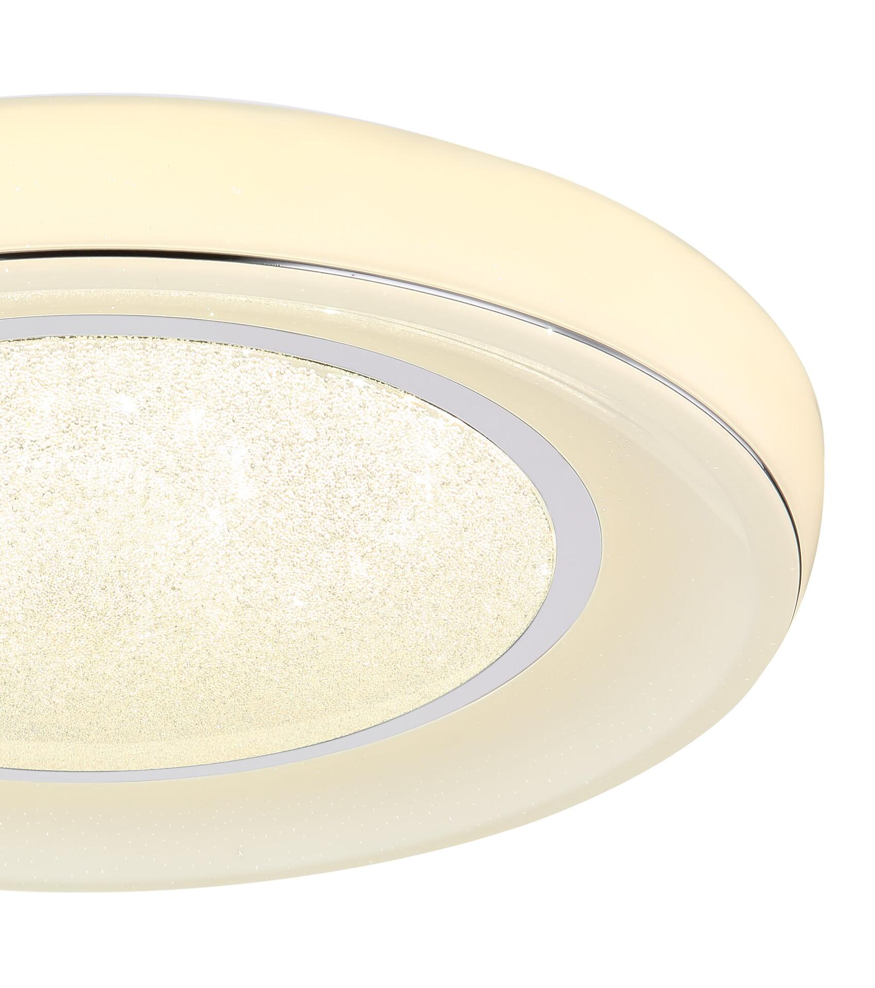 Deckenleuchte MICKEY mit goldenem Metallgehäuse und opal Kunststoffglas, die in ovaler Form aus Nahperspektive dargestellt ist und ein warmes, diffuses Licht abstrahlt.